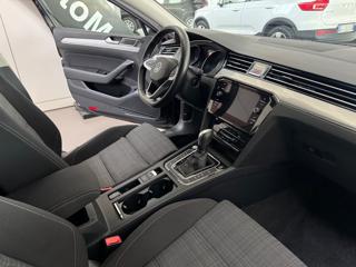 VOLKSWAGEN Passat Variant usata, con Controllo trazione