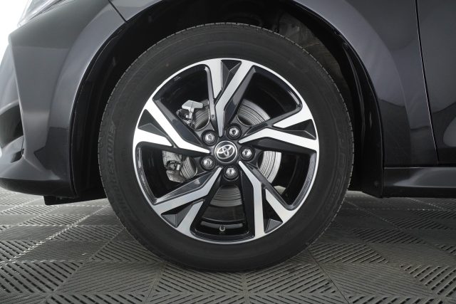 TOYOTA Yaris usata 8