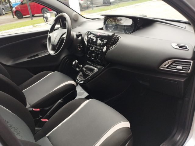 LANCIA Ypsilon usata 12