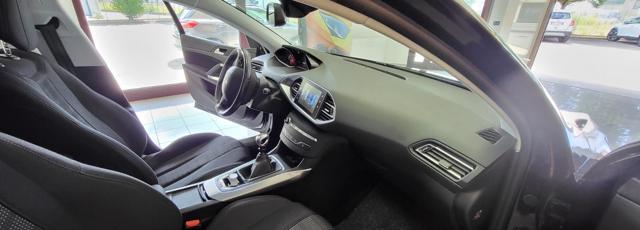 PEUGEOT 308 usata, con Autoradio