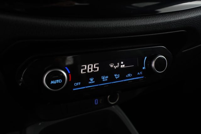 TOYOTA Aygo X usata 9