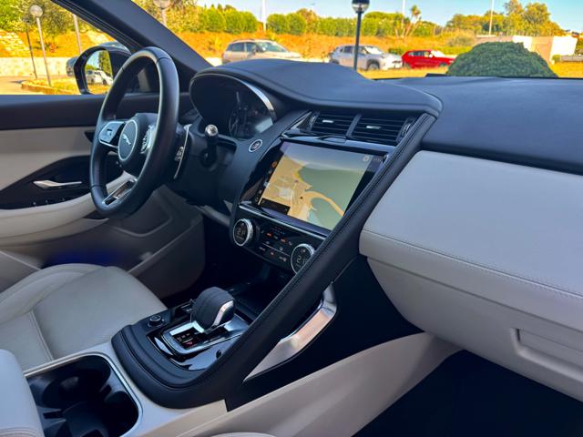 JAGUAR E-Pace usata, con Volante in pelle