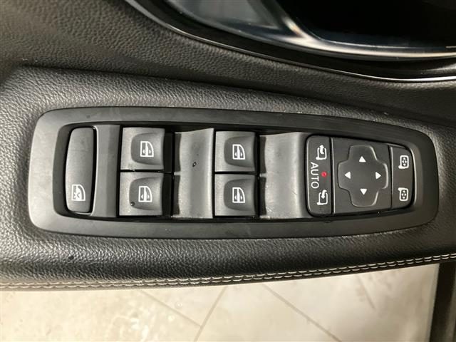 RENAULT Scenic usata 22