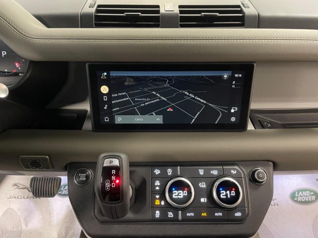 LAND ROVER Defender usata, con Trazione integrale