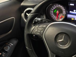 MERCEDES-BENZ GLA 200 usata, con Autoradio digitale