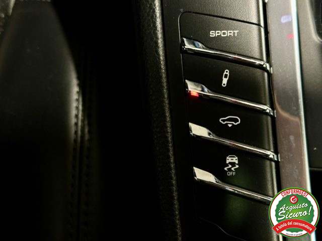 PORSCHE Macan usata, con Fari Xenon