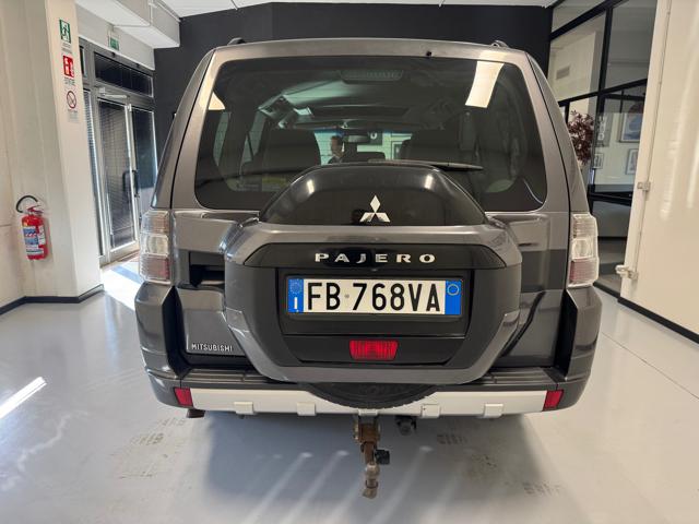 MITSUBISHI Pajero usata, con Airbag laterali