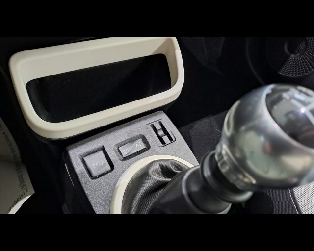 RENAULT Twingo usata, con Autoradio digitale