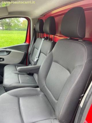 NISSAN NV300 usata, con Lettore CD