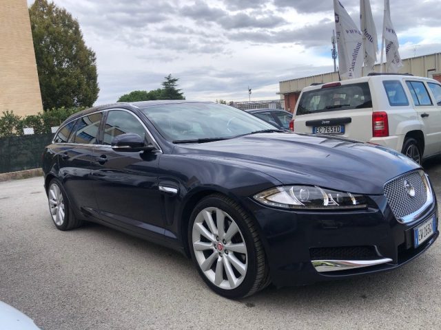 JAGUAR XF usata, con Autoradio
