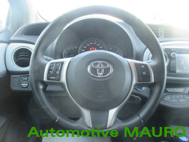 TOYOTA Yaris usata, con Bluetooth