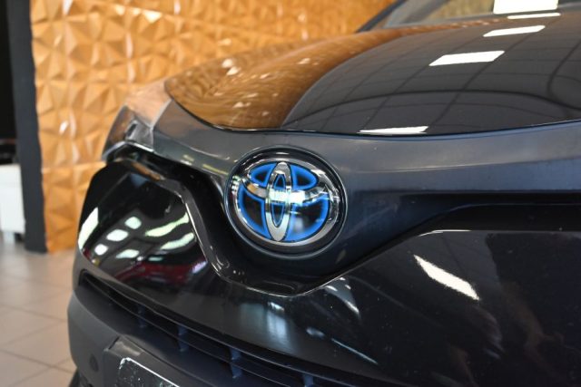 TOYOTA C-HR usata 12