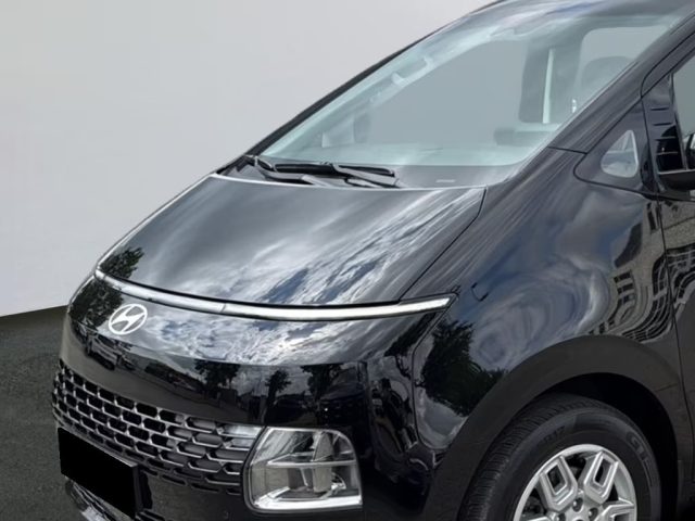 HYUNDAI Staria usata, con Cruise Control