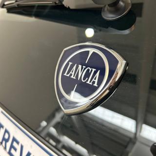 LANCIA Ypsilon usata, con Hill holder