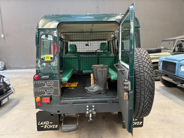 LAND ROVER Defender usata 16
