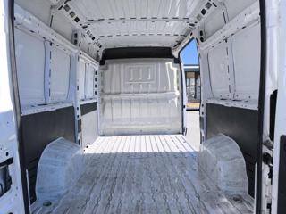 PEUGEOT Boxer usata, con Servosterzo