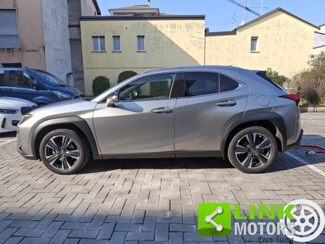 LEXUS UX 250h usata, con ESP
