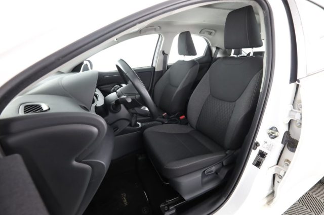 TOYOTA Yaris usata 2