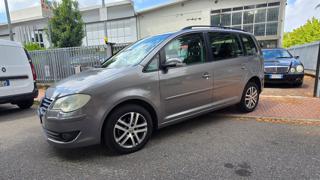 VOLKSWAGEN Touran usata, con Airbag