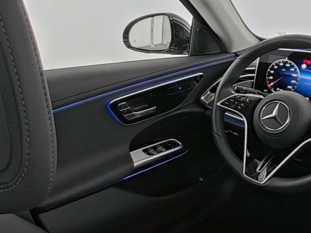 MERCEDES-BENZ E 220 usata, con Climatizzatore