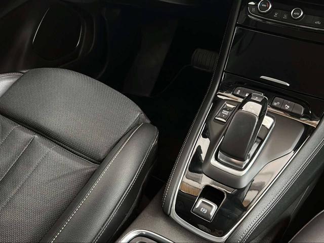 OPEL Grandland X usata, con Sedile posteriore sdoppiato