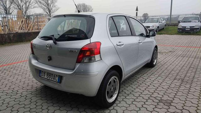 TOYOTA Yaris usata, con Alzacristalli elettrici