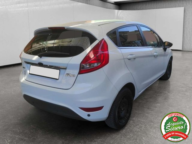 FORD Fiesta usata, con Autoradio