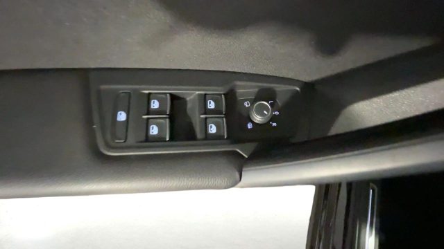 VOLKSWAGEN Tiguan usata, con Sedile posteriore sdoppiato