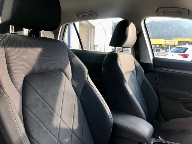 VOLKSWAGEN Golf usata, con Sensori di parcheggio anteriori