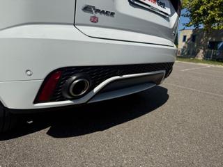 JAGUAR E-Pace usata, con Specchietti laterali elettrici