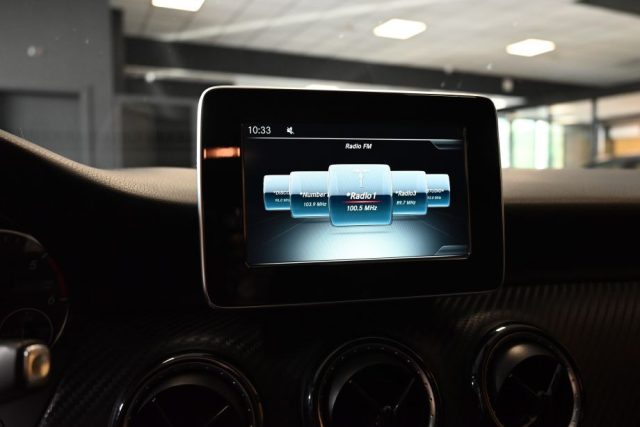 MERCEDES-BENZ GLA 180 usata 50