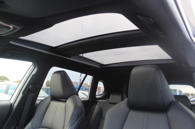 TOYOTA Corolla Cross usata, con Fari LED