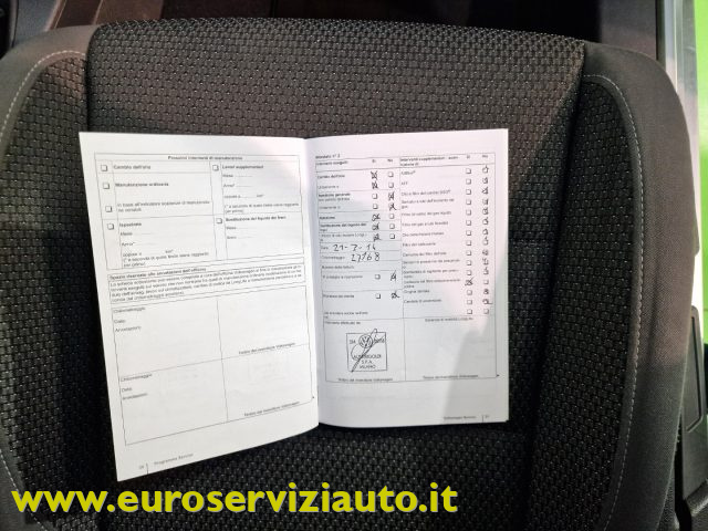 VOLKSWAGEN Touran usata 29