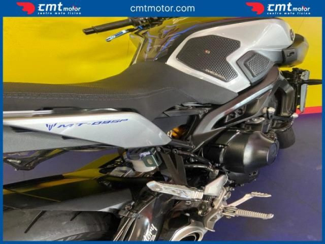YAMAHA MT-09 usata 8
