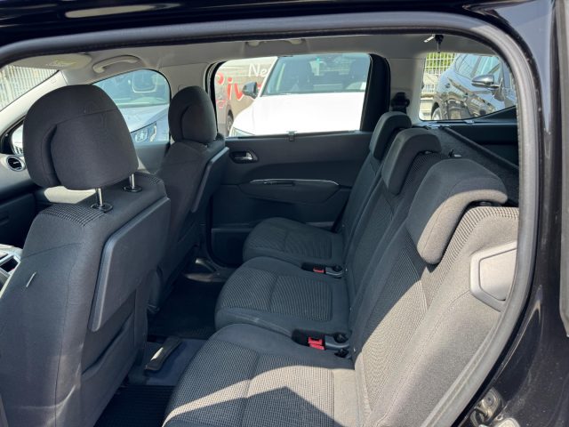 PEUGEOT 5008 usata, con Fendinebbia