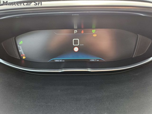 PEUGEOT 5008 usata, con Volante in pelle