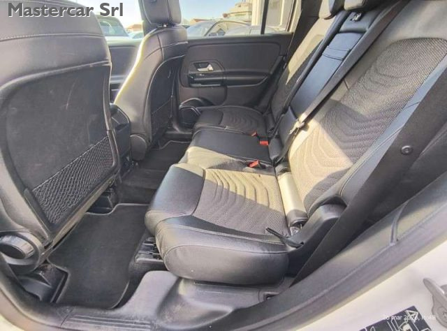MERCEDES-BENZ GLB 180 usata, con Frenata d
