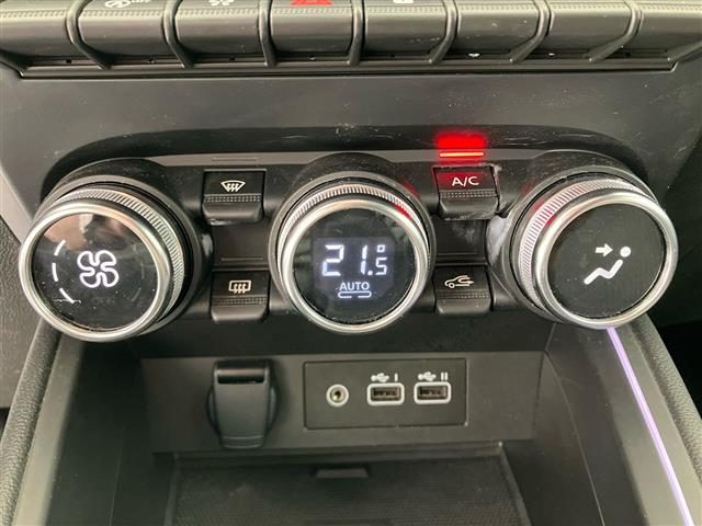 RENAULT Clio usata, con Hill holder