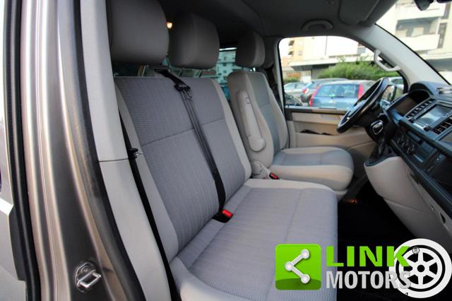 VOLKSWAGEN Caravelle usata, con USB