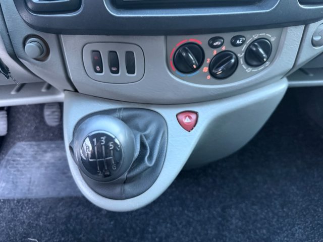 RENAULT Trafic usata 17