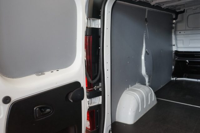 RENAULT Trafic usata 18