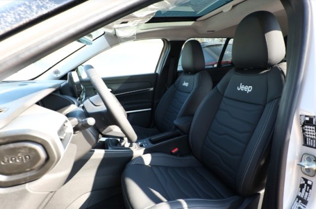 JEEP Avenger usata, con Autoradio