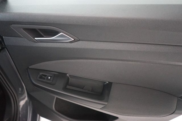 VOLKSWAGEN Golf usata, con Airbag testa