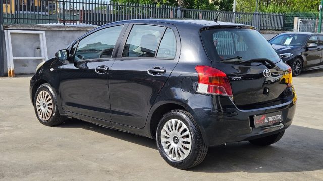 TOYOTA Yaris usata, con Autoradio