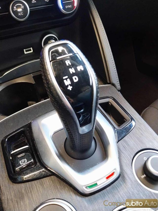 ALFA ROMEO Stelvio usata, con Specchietti laterali elettrici