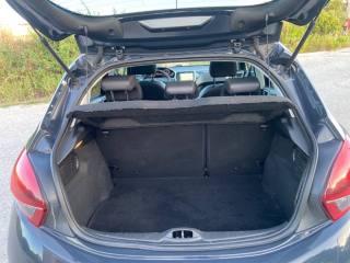 PEUGEOT 208 usata, con Fari LED