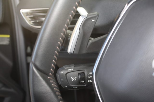PEUGEOT 3008 usata, con Controllo elettronico della corsia