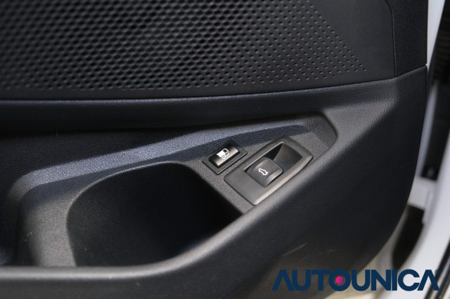 BMW 320 usata, con Sensori di parcheggio anteriori