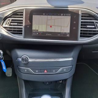 PEUGEOT 308 usata, con Touch screen