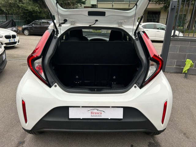 TOYOTA Aygo X usata, con Luci diurne